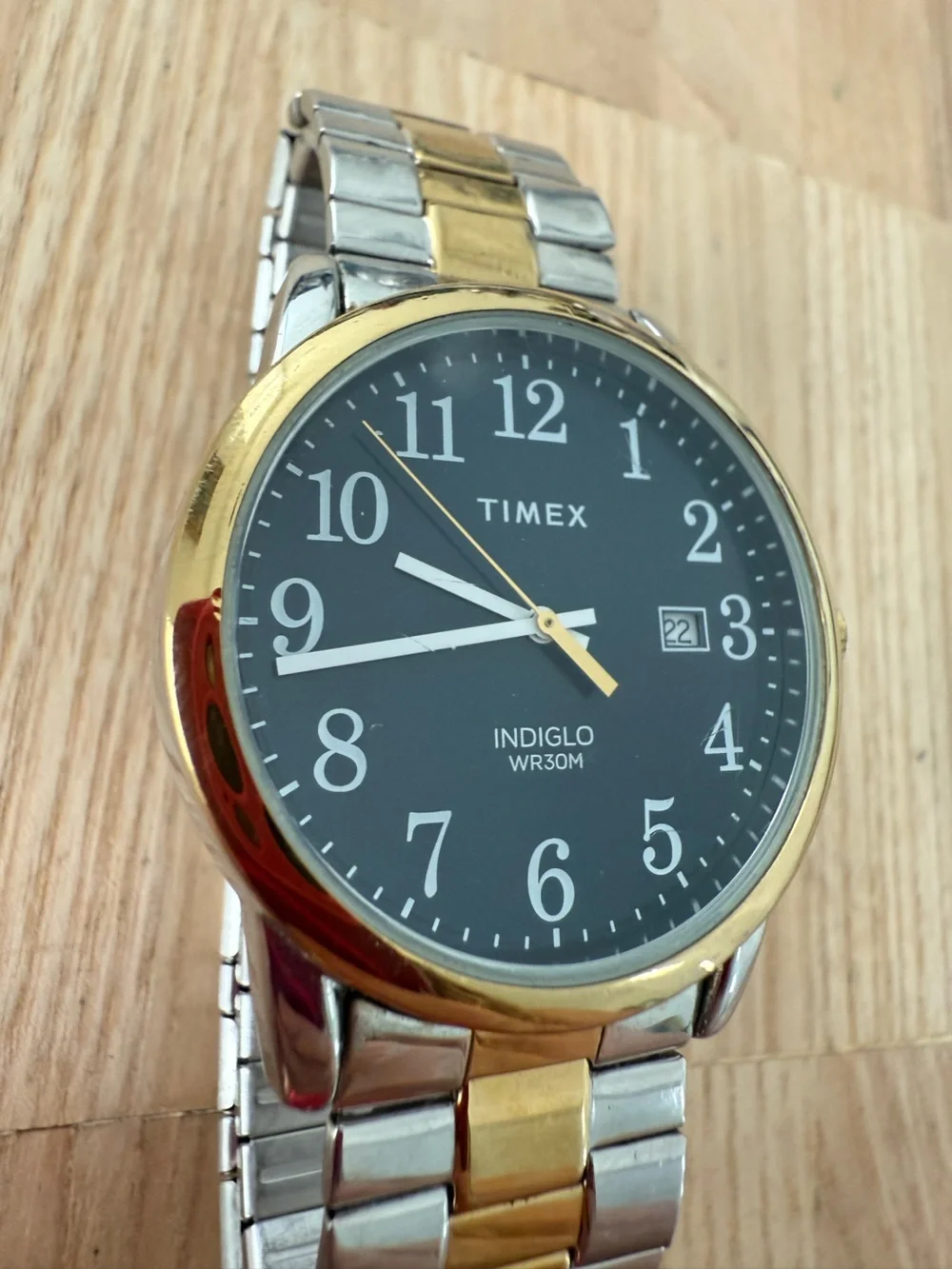 Timex men’s black dial two tone easy read watch NEW BATTERY